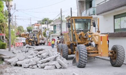 Alcalde José Manuel Pozos Castro dio el banderazo de inicio de las obras de pavimentación con concreto hidráulico en la Carretera Los Kilómetros y Camino a Juana Moza, que se realizan con recursos estatales