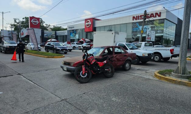 Choque en el Bule: Nissan Vs Vento