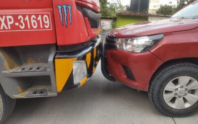 Se dan un «Besito» en la Calle Andrés Quintana Roo y paran el tráfico