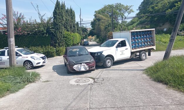 Imprudencia al volante causa choque en Vista Hermosa