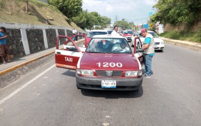 Otra vez, los taxistas: Una pasajera resultó lesionada