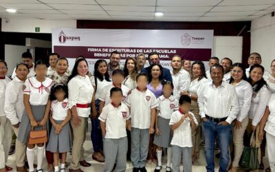 La Síndico única impulsa certeza jurídica en escuelas de Tuxpan