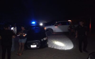 Joven Turista Choca Automóvil en Barra Norte: Daños Mínimos