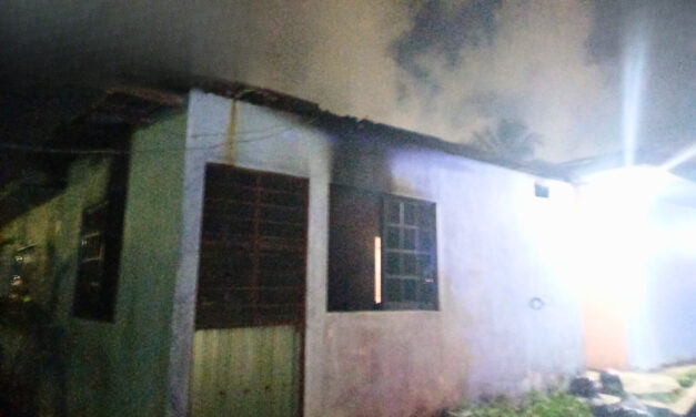 Pavoroso incendio en colonia Tampamachoco deja a una familia sin hogar