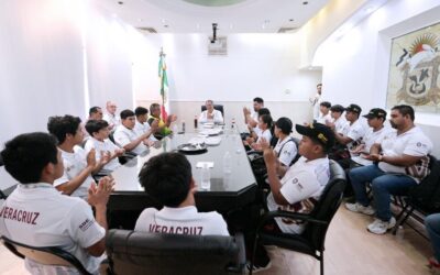 Alcalde de Tuxpan expresó su reconocimiento a las y los medallistas de canotaje de los Nacionales CONADE 2024