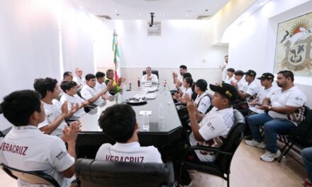 Alcalde de Tuxpan expresó su reconocimiento a las y los medallistas de canotaje de los Nacionales CONADE 2024
