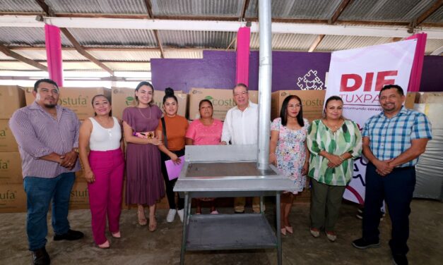 Familias de comunidades de Tuxpan recibieron apoyos del Programa Desarrollo a la Vivienda y la Comunidad, del sistema DIF