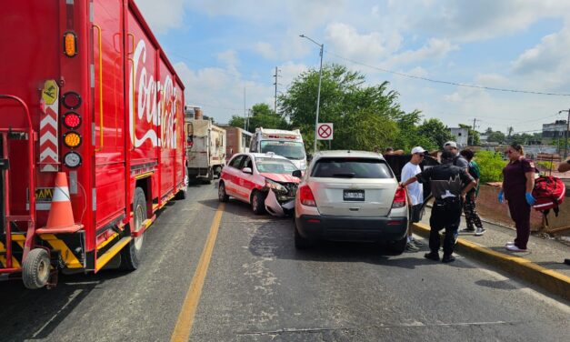 Choque en el Puente Tuxpan: Tres personas resultan lesionadas y daños materiales significativos