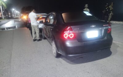 Choca e intenta darse a la fuga: Marinos interceptan al responsable frente al Hospital Naval