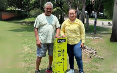 Anahí Aguilar cumple compromiso en La Camelia: Entrega Desbrozadora para Mantenimiento Comunitario