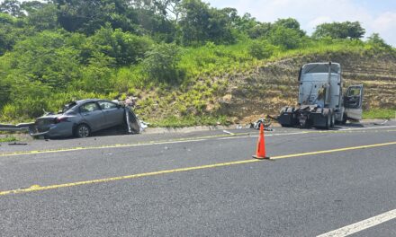 Tragedia en la Carretera Tuxpan-Tampico: Tres Muertos y Varios Heridos