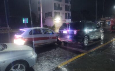 Taxista se queda dormido y provoca accidente en el bulevar Independencia