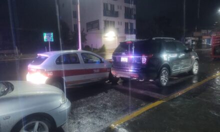 Taxista se queda dormido y provoca accidente en el bulevar Independencia