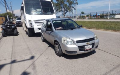 Pastor Alemán se le quiso subir a un Chihuhua en el Maples Arce