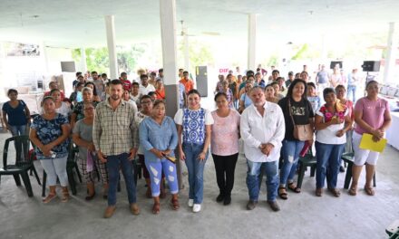 Entrega Pamela Morales Huesca, Presidenta del DIF Tuxpan más proyectos productivos en comunidades