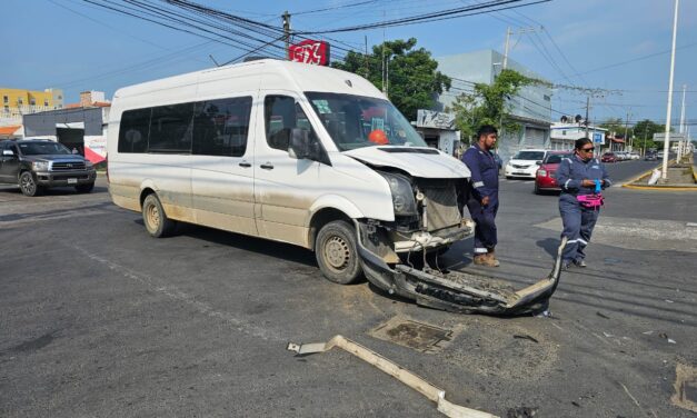 Accidente en la Colonia CTM de Tuxpan Deja Dos Lesionados