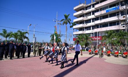 Conmemoran en Lunes Cívico la Consumación de la Independencia de México