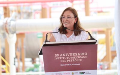 ROCÍO NAHLE ASISTE A CEREMONIA POR 59 ANIVERSARIO DEL IMP EN BOCA DEL RÍO