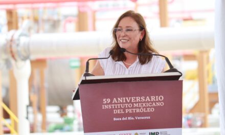 ROCÍO NAHLE ASISTE A CEREMONIA POR 59 ANIVERSARIO DEL IMP EN BOCA DEL RÍO