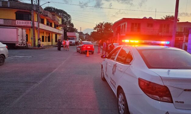 Le da con su BORA a un TAXI en la Ruiz