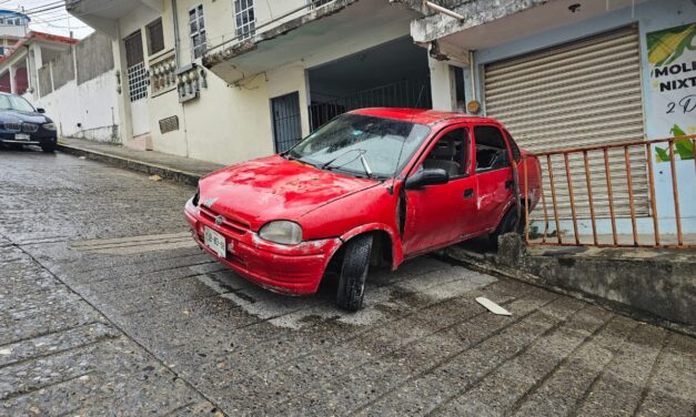 Intento de robo termina en accidente en la colonia Benito Juárez