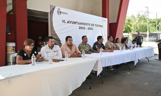 Gobierno de Tuxpan felicitó y reconoció al personal de Protección Civil