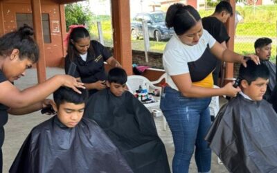 Regidor Juan Gómez Continúa con Programas de Ayuda a la Población: Jornadas de Corte de Pelo Gratuitas