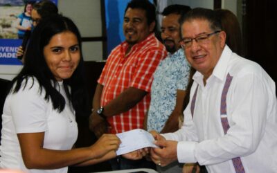 RECIBEN BECAS 53 ESTUDIANTES DE COMUNIDADES DEL NORTE DE VERACRUZ