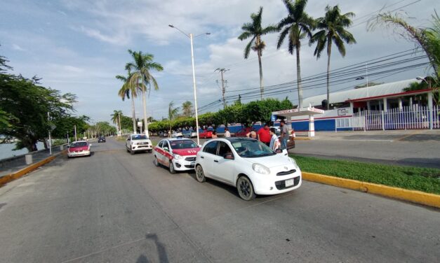 Otro accidente provocado por taxista distraído Frente a la Técnica 2