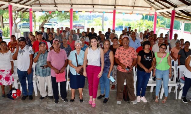 DIF Tuxpan entrega 400 lentes gratuitos de la campaña “Una Mirada Hacia el Corazón”