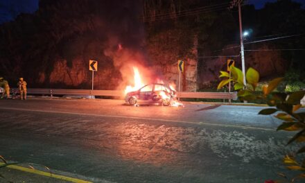 Se incendia «Marcheratti» en el puente Tuxpan, sin lesionados