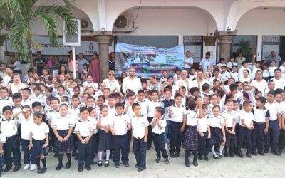 Realizan primer Lunes Cívico del Mes Patrio