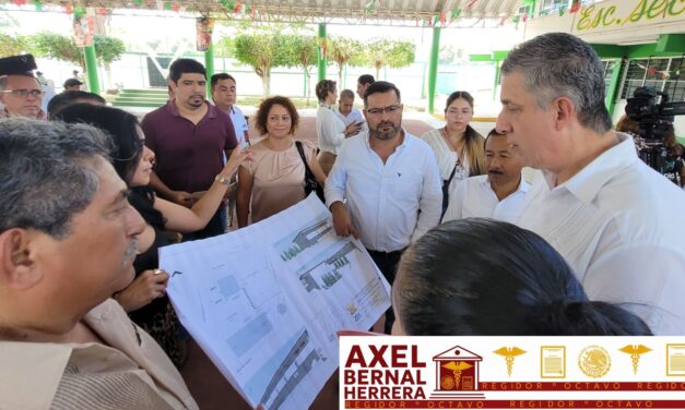 Entrega de escrituras escolares garantiza certeza jurídica en la zona norte de Veracruz: Axel Bernal