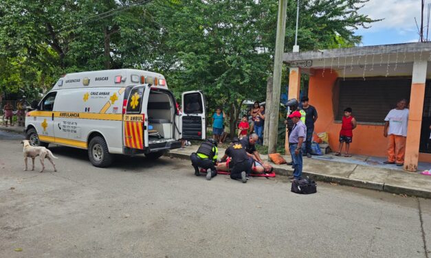 Motociclista derrapado en la colonia Vicente Guerrero  fue trasladado al hospital