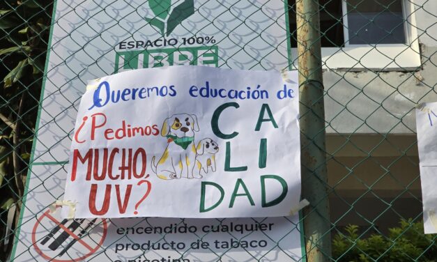 Estudiantes de la Facultad de Ciencias Biológicas realizan paro por inconformidades en la Universidad Veracruzana