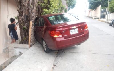 Choque en las Lomas, sin heridos reportados