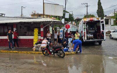 Tres negligentes se estrellan contra un TAXI