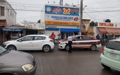 Taxista le da por «Detroit» en la colonia La Ribera: Sin lesionados