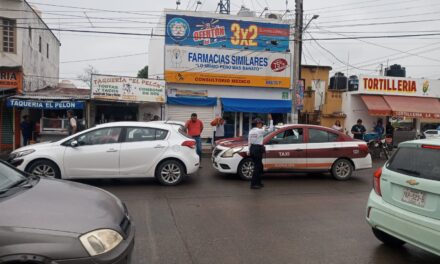 Taxista le da por «Detroit» en la colonia La Ribera: Sin lesionados