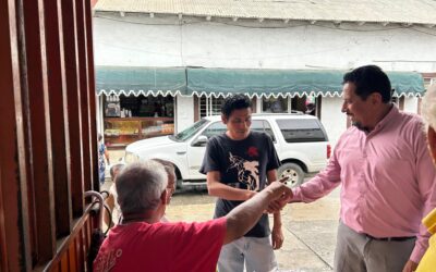 Regidor Juan Gómez se reúne con directivas de mercados para mejorar servicios en Tuxpan