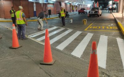 Avanza el balizamiento en calles de mayor movilidad, para seguridad de automovilistas y peatones
