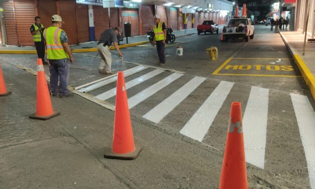 Avanza el balizamiento en calles de mayor movilidad, para seguridad de automovilistas y peatones