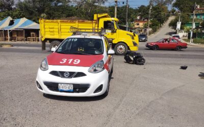 Accidente leve frente a Bomberos deja a motociclista con heridas menores