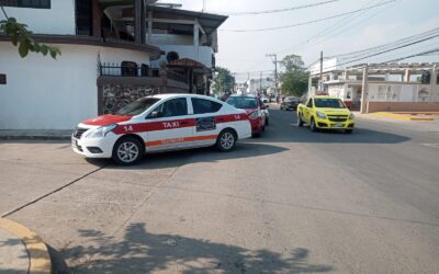Choque entre taxis en la Avenida Cuauhtémoc: el oficio del volante y la competencia que no perdona