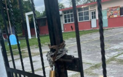 Toman la Escuela Primaria Guadalupe Victoria por presunto caso de maltrato infantil