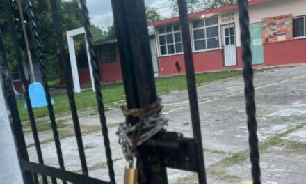 Toman la Escuela Primaria Guadalupe Victoria por presunto caso de maltrato infantil