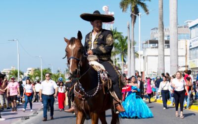 Con multitudinario desfile se conmemoró el 114 Aniversario del Inicio de la Revolución Mexicana