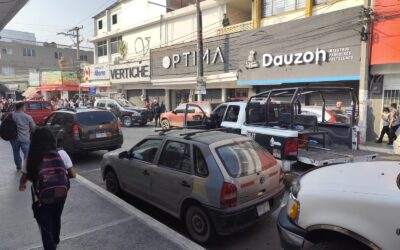 Asaltan panadería Dauzón; fallida respuesta policiaca deja a ladrón libre