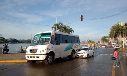 Accidente en el bulevar Independencia deja un lesionado; conductores acuerdan no intervención de autoridades