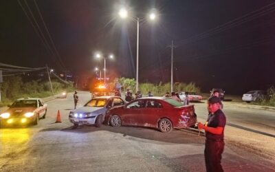 Aparatoso choque en el libramiento Adolfo López Mateos deja un lesionado leve